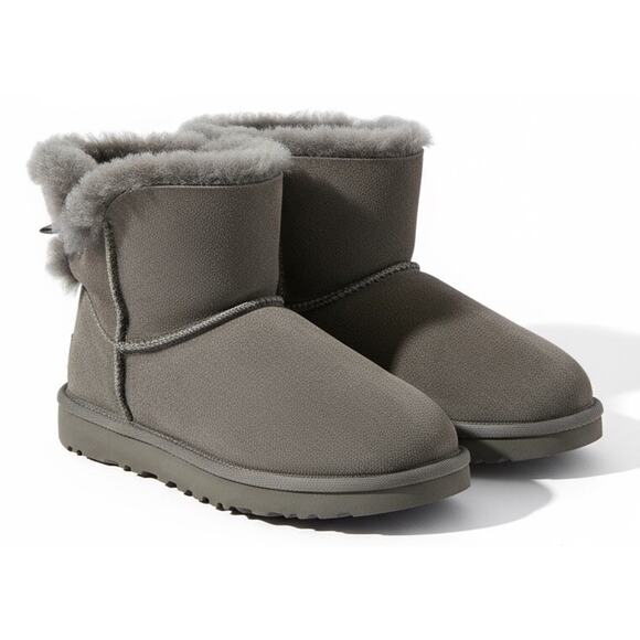 UGG MINI BAILEY BUTTON II GRAY SIZE 6 EUC BOOTS - Picture 1 of 6